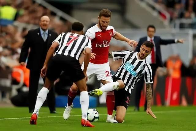 索博斯洛伊：我们现在领先 但赛季还有六个月